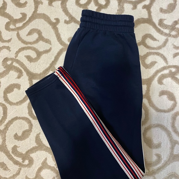 TNA Iconic Sweatpant - Picture 4 of 6